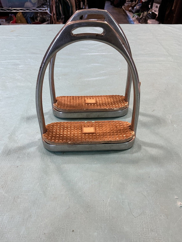 English Stirrups & Leathers