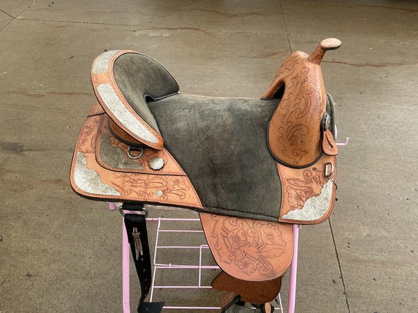 Saddles Treeless