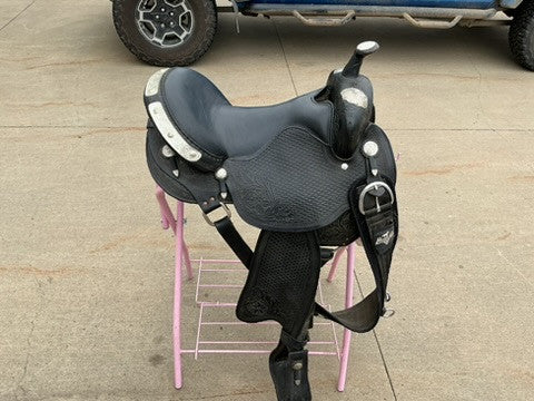 Western Saddle 16"-16.5"