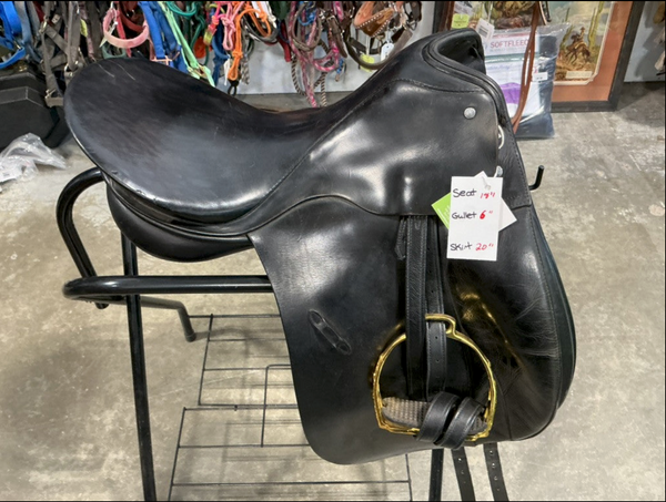 English Saddles *USED*