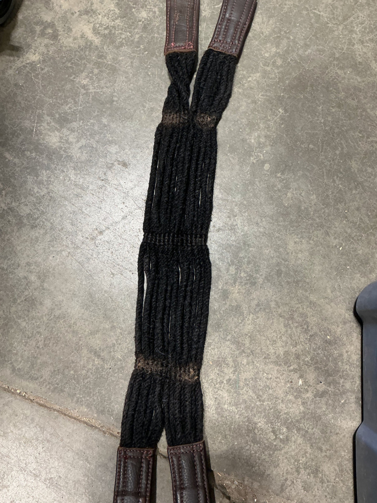 English Girth String Black 44"