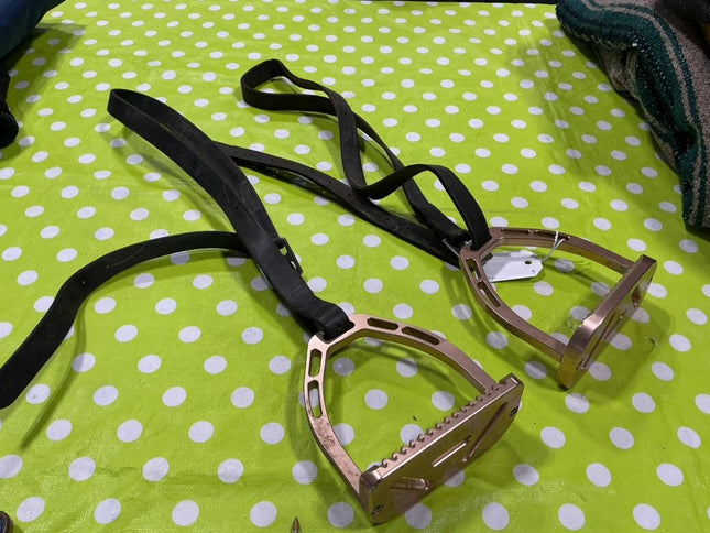 English Stirrups with Leathers Rose Gold