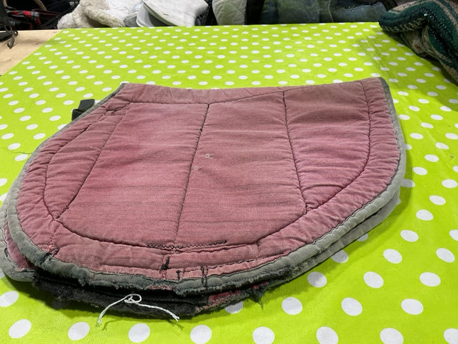 English Saddle Pad Older Red
