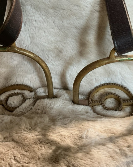 English Stirrups & Leathers