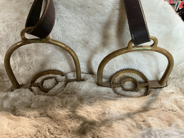 English Stirrups & Leathers