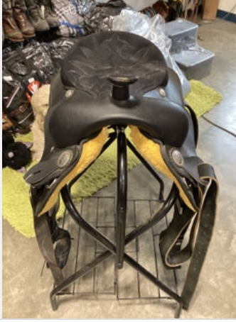 Western Saddle – Wintec S17" G7" | Used, Like New