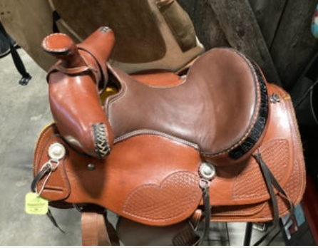 Western Saddle – Trophy S14.5" G7" (Some Chewing) | Used, Good