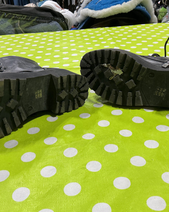 Boots Size 7 Black