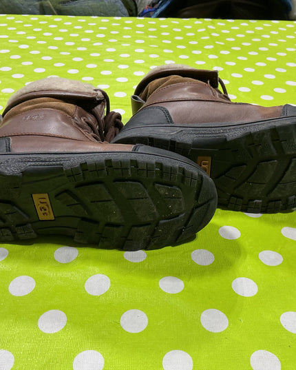 Boots Ugg Size 3 Brown/Black