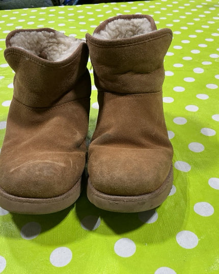 Boot Ugg Size 4 Brown