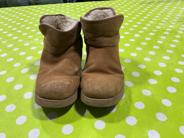 Boot Ugg Size 4 Brown