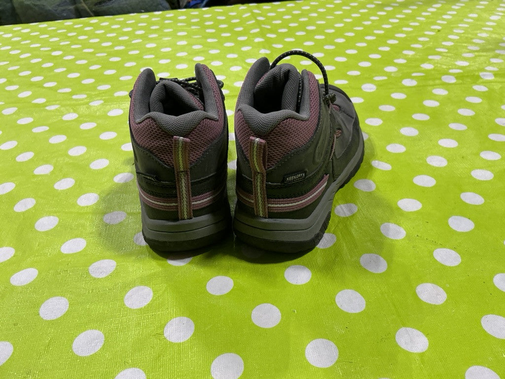Boots Keen Size 3 Grey/Pink
