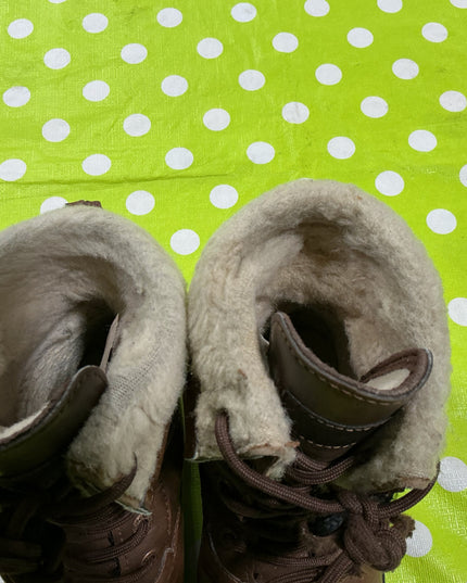 Boots Ugg Size 3 Brown/Black