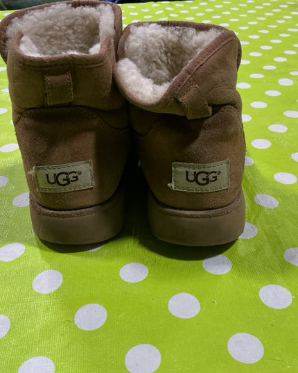 Boot Ugg Size 4 Brown