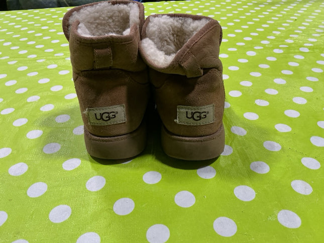 Boot Ugg Size 4 Brown