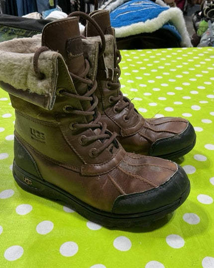 Boots Ugg Size 4 Brown/black