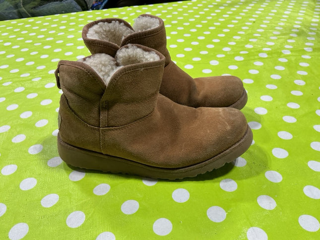 Boot Ugg Size 4 Brown
