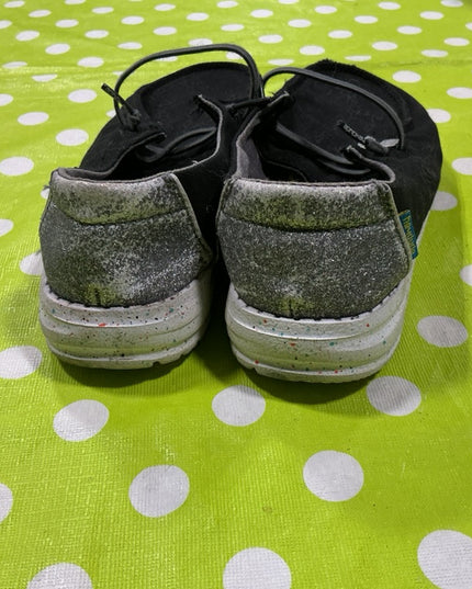 Shoes Hey Dude Size Y3 - L4.Black