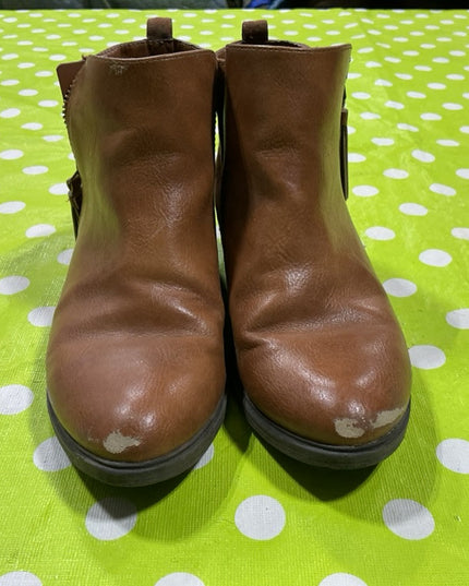 Boots Size 3 Brown