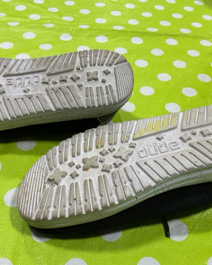 Shoes Hey Dude Size Y3 - L4.Black