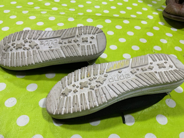 Shoes Hey Dude Size Y3 - L4.Black