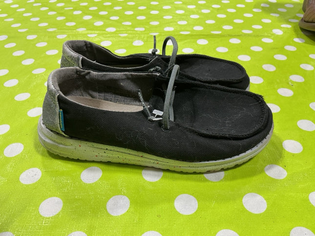 Shoes Hey Dude Size Y3 - L4.Black