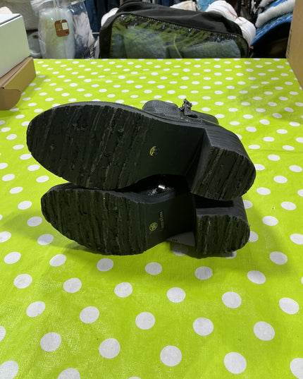 Boots Black est Size 3