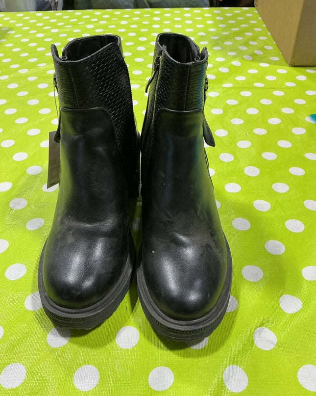Boots Black est Size 3