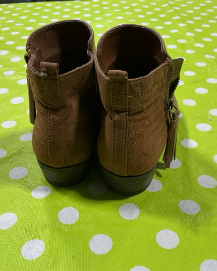 Boots Size 3 Brown
