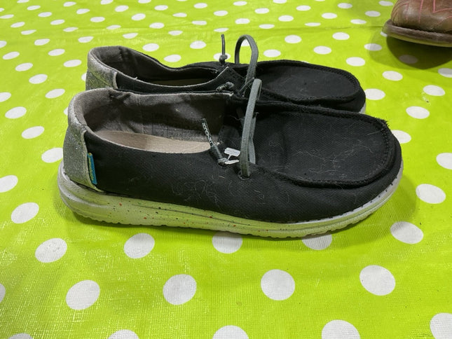 Shoes Hey Dude Size Y3 - L4.Black