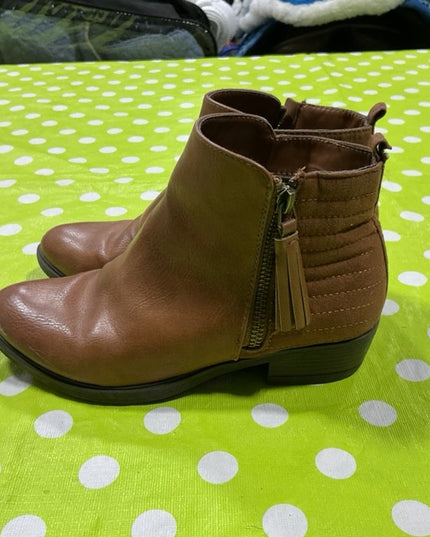Boots Size 3 Brown