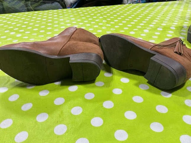 Boots Size 3 Brown