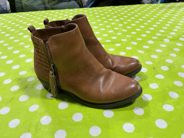 Boots Size 3 Brown