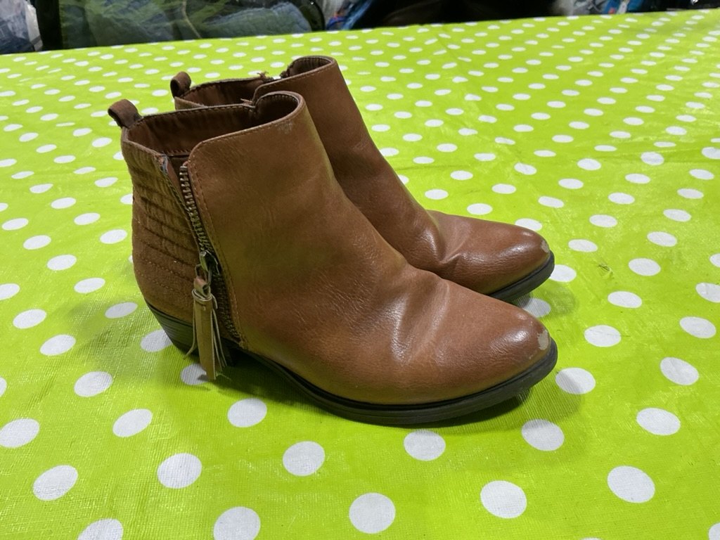 Boots Size 3 Brown