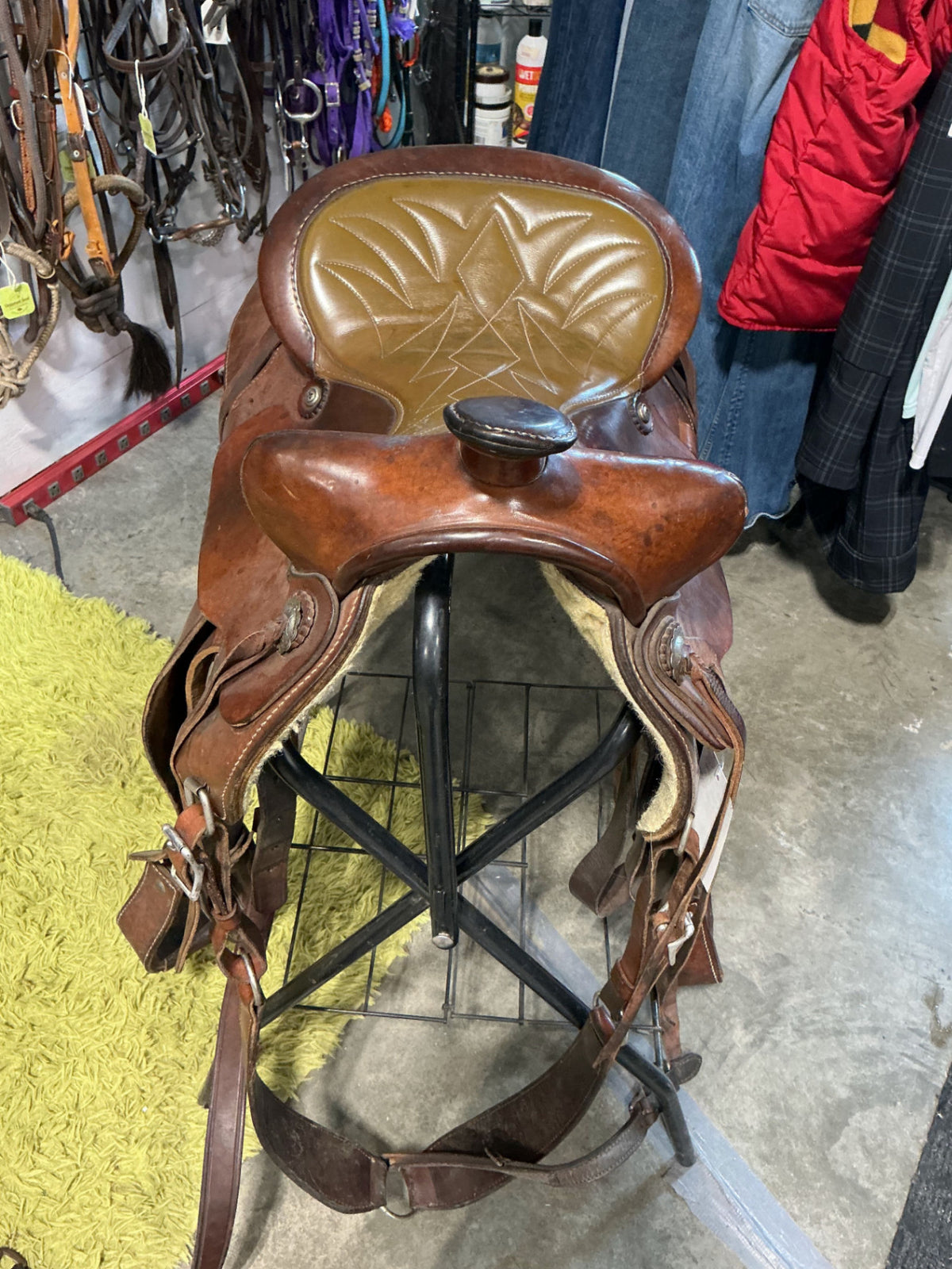 Western Saddle S15" G7" S25.5"