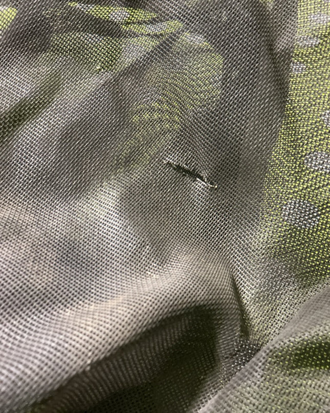 Fly Mask Absorbine Horse Size. Small Rips (see pics)