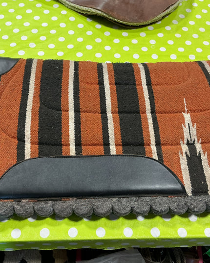 Saddle Pad Orange/Black. 31 x 32