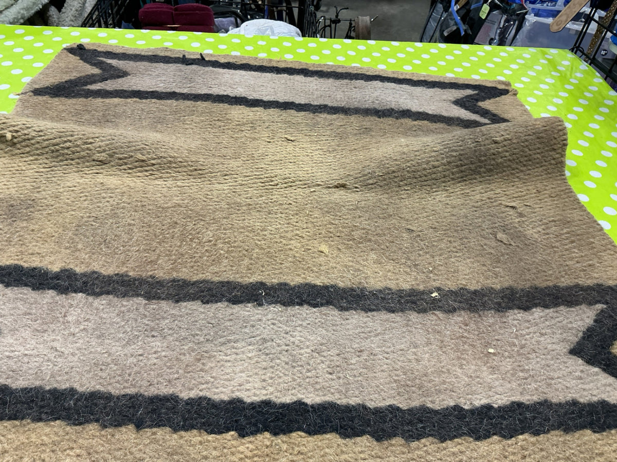 Saddle Blanket  Brown/Black. 36 x 34