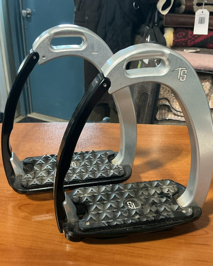 English Stirrups Tech Stirrup