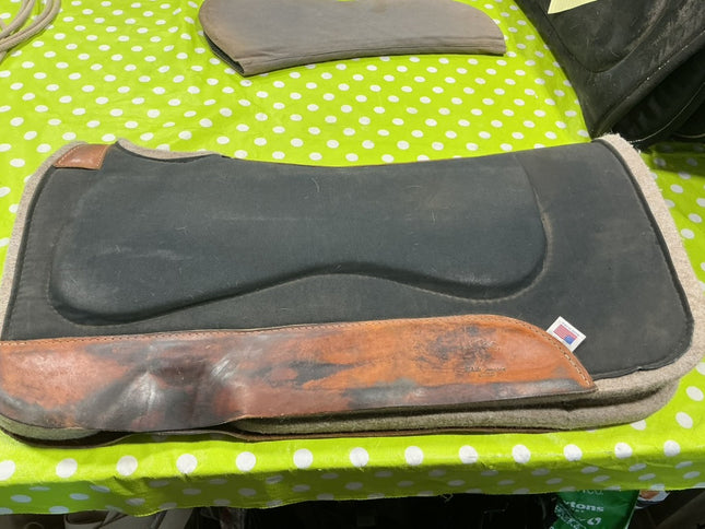 Saddle Pad Paul Taylor Felt Black/Brown  31 x 31 1/2 x 3/4"
