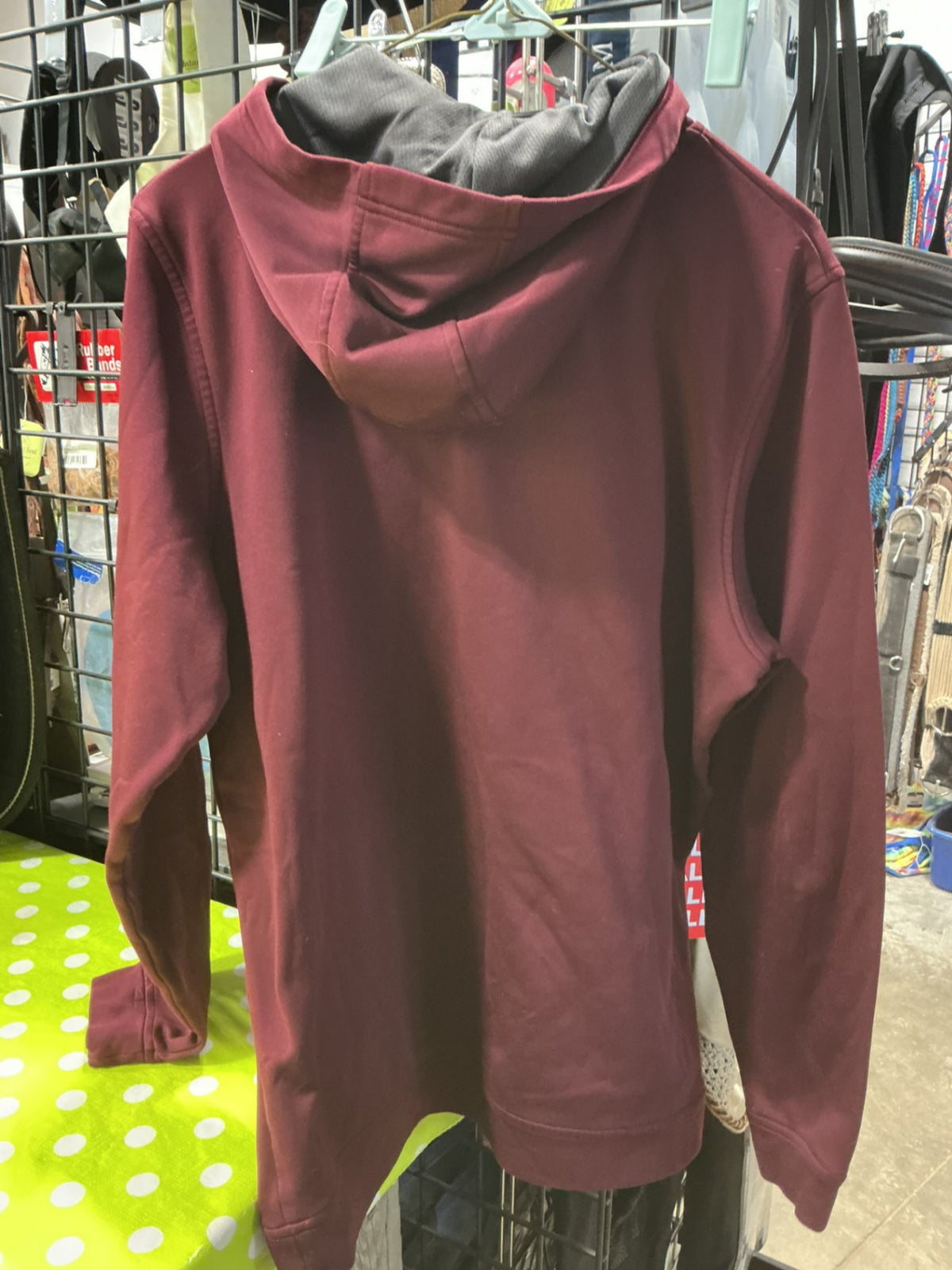 Hoody Mens Under Armour Size Medium  Snags(See pics) Burgandy