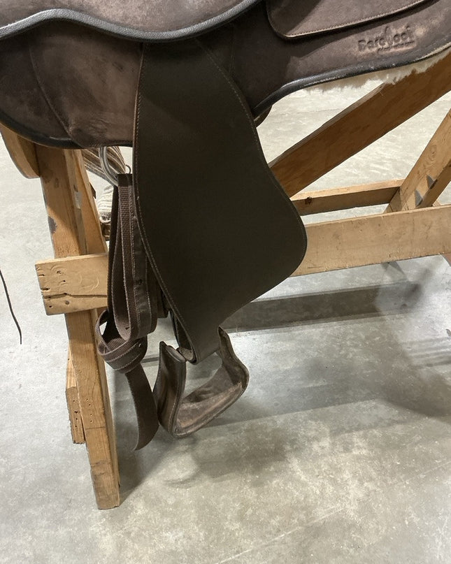 Barefoot Treeless Saddle 16"