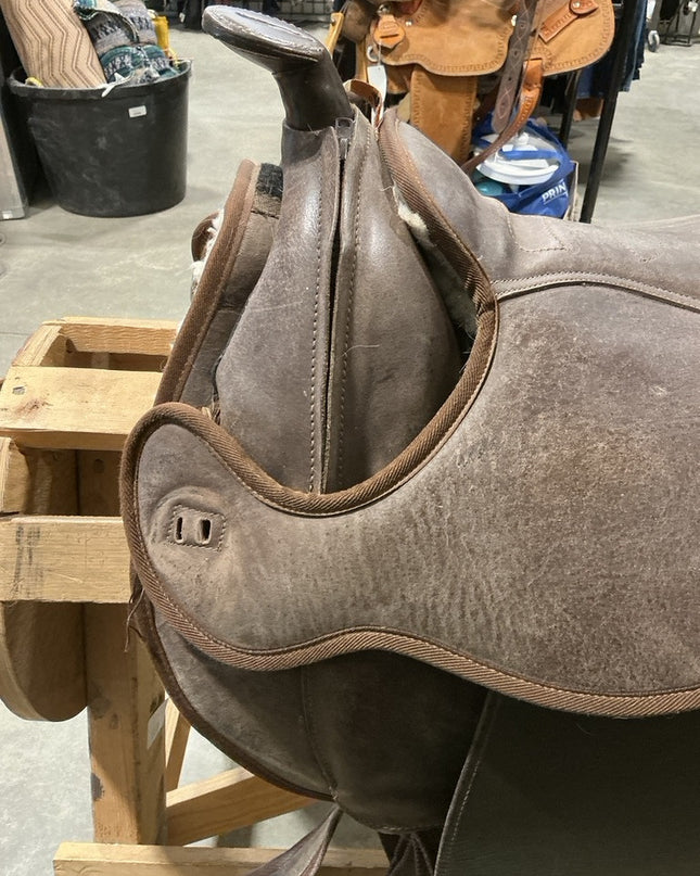 Barefoot Treeless Saddle 16.5"