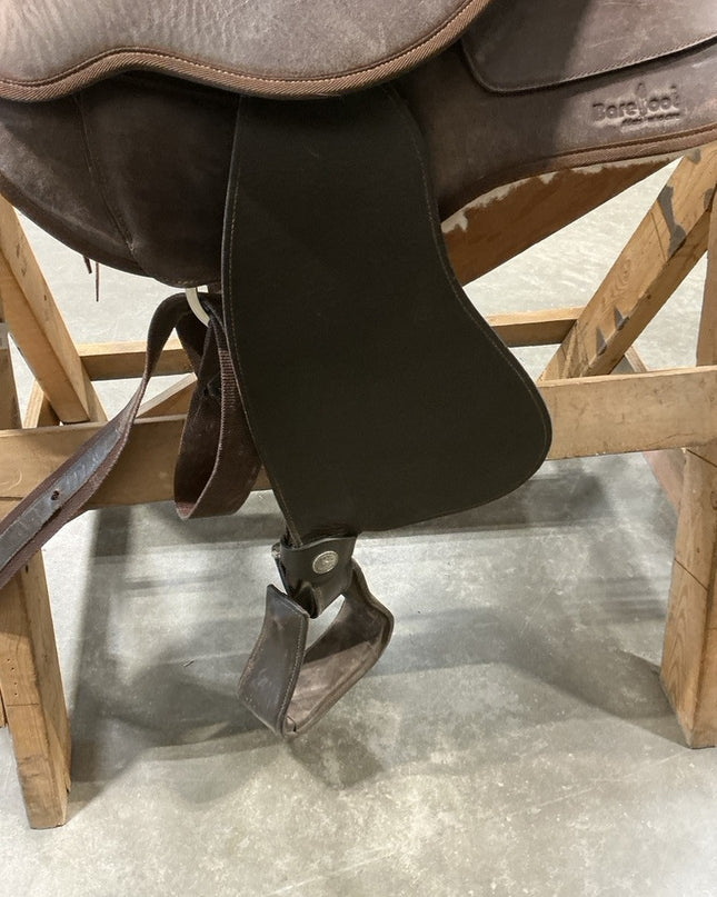Barefoot Treeless Saddle 16.5"