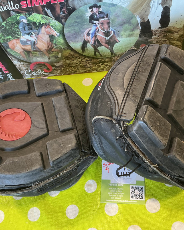 Cavallo Simple  Boots Size 4 
