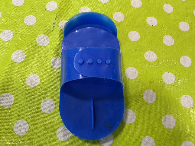 Curry Comb Blue