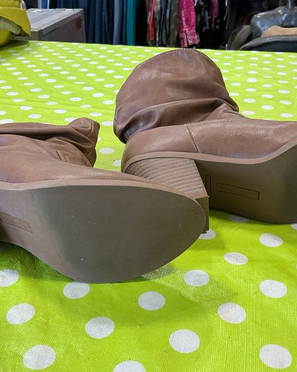 Boots Brown Size 7 