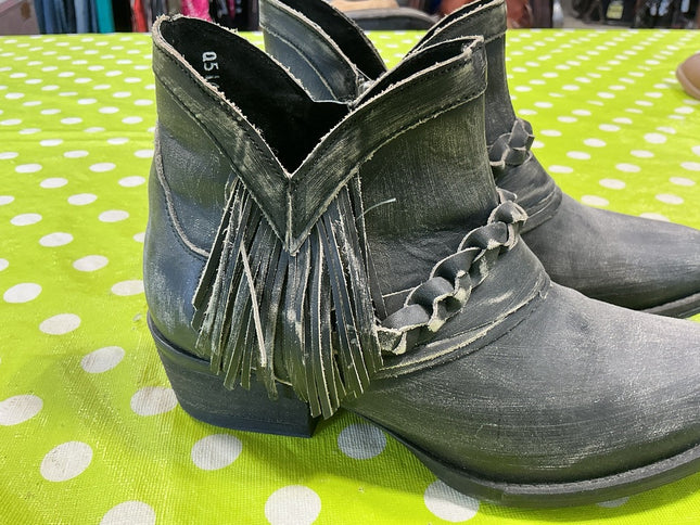 Boots Circle G 