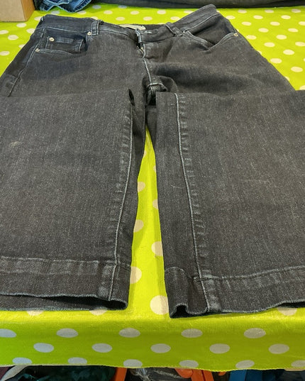 Jeans. Ranch Dress'n. Size Medium. Long Wide Leg