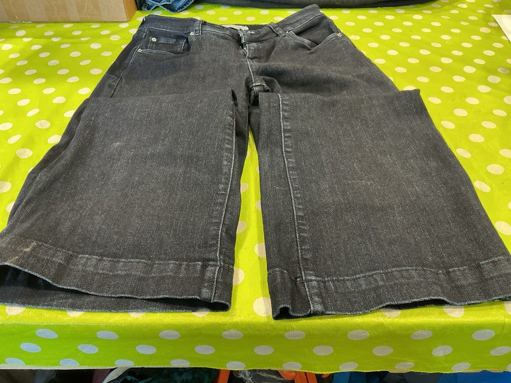 Jeans. Ranch Dress'n. Size Medium. Long Wide Leg
